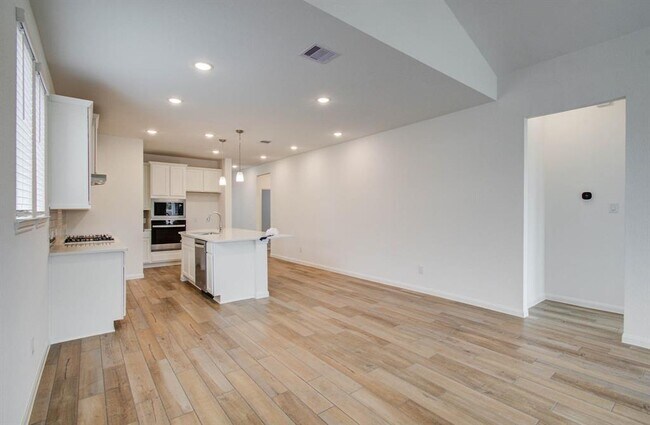 Building Photo - 24838 Harrow Mdw Dr