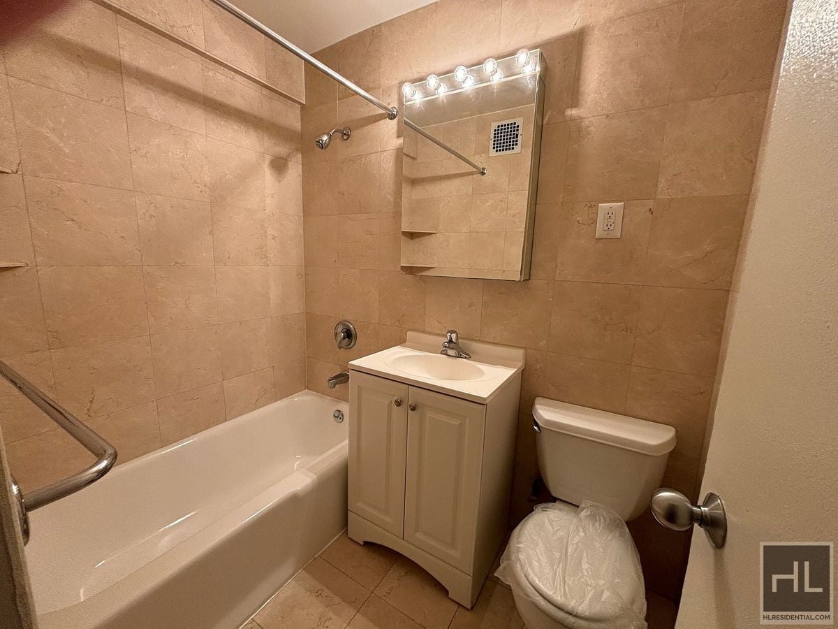 Building Photo - EAST 49 STREET