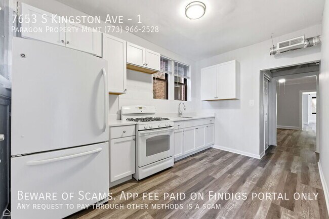 Building Photo - 7653 S Kingston Ave