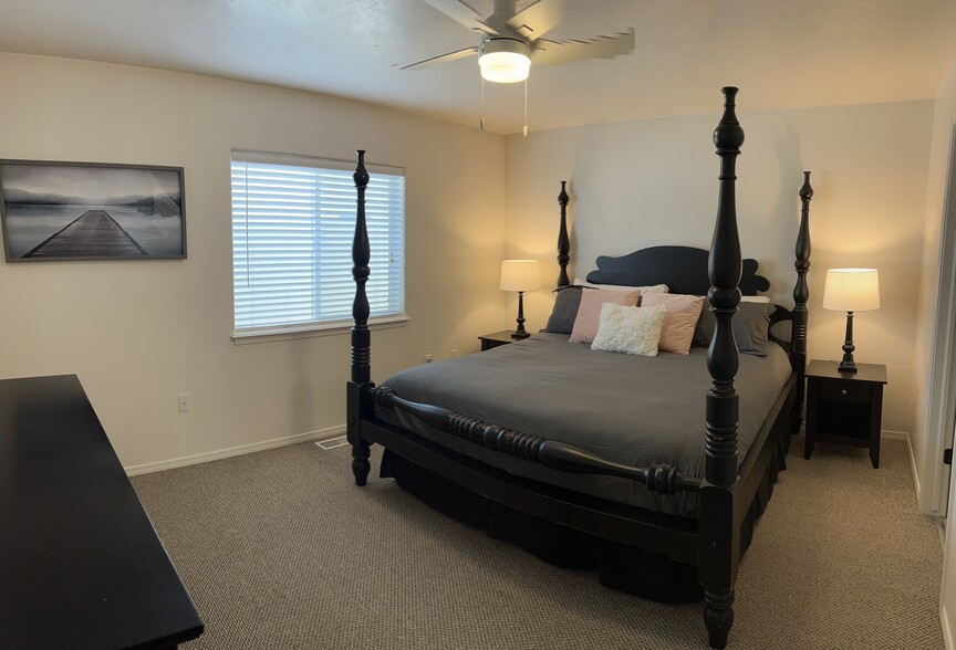 Building Photo - 209 Long Island Ave