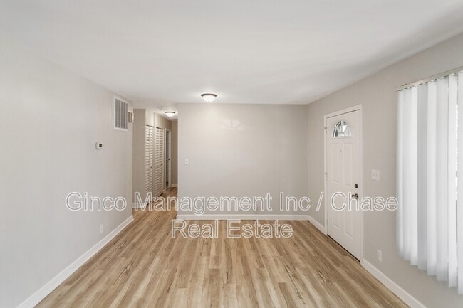 Building Photo - 215 E Maxon Ln