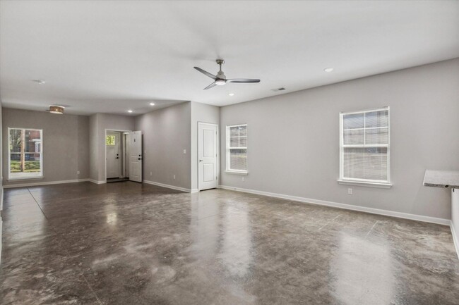 Building Photo - Charming 3BR Duplex in Memphis