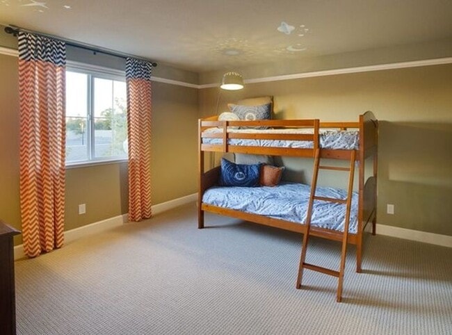 Building Photo - Beautiful Home in Lincoln! - 27 E Street