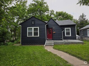 Building Photo - Lovely 3 BR, 1 BA home!