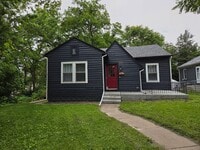 Building Photo - Lovely 3 BR, 1 BA home!