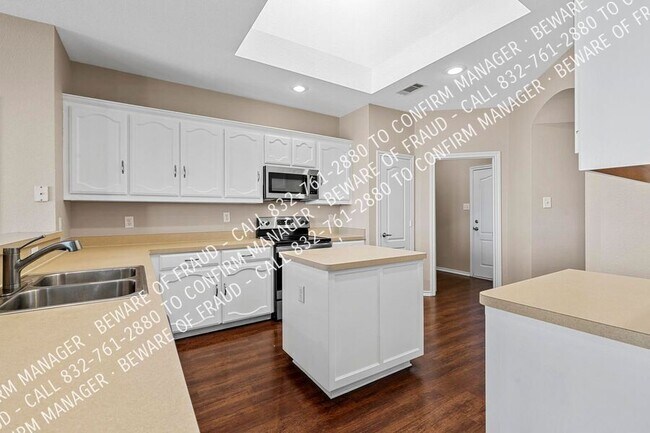 Building Photo - 2021 Haylee Dr