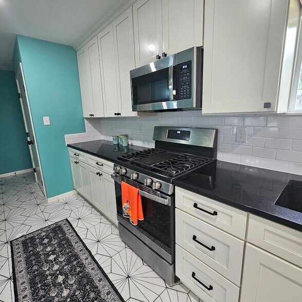 granite counter - 225 Seford Dr