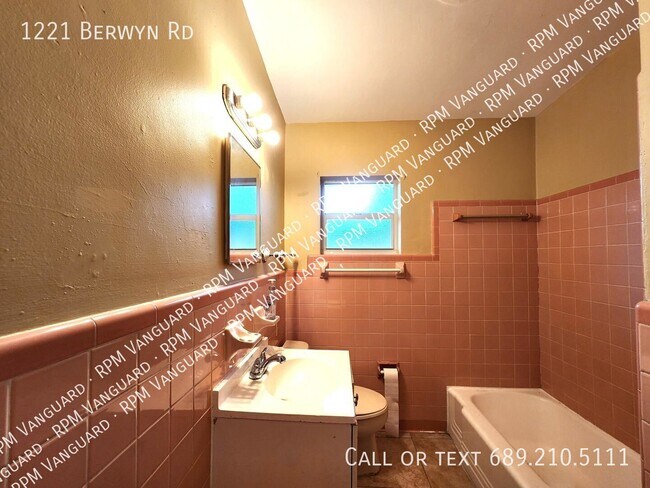 Building Photo - 1221 Berwyn Rd