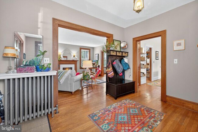 Building Photo - 420 W Cork St