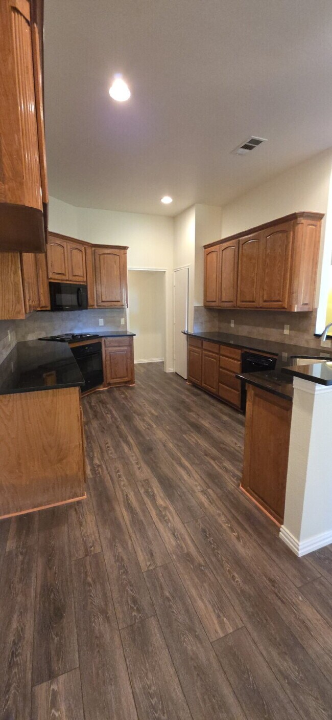 Building Photo - Beautifully Remodeled Home in Mansfield ISD – Corner Lot with Modern Upgrades!