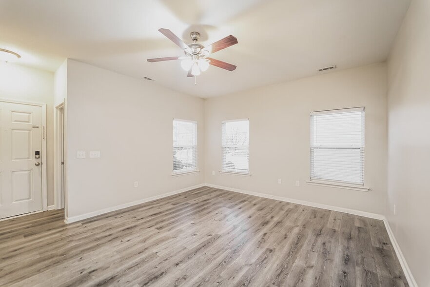 Building Photo - 507 Waterlemon Way