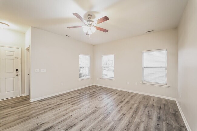 Building Photo - 507 Waterlemon Way