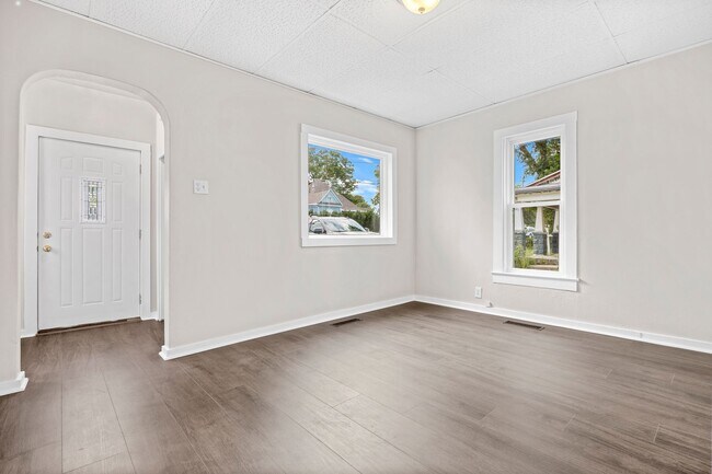 Building Photo - 109 S Attica Rd