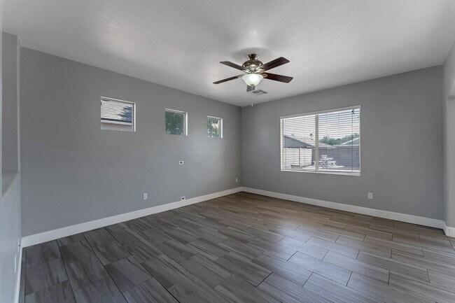 Building Photo - Charming 3BR House in Apache Junction