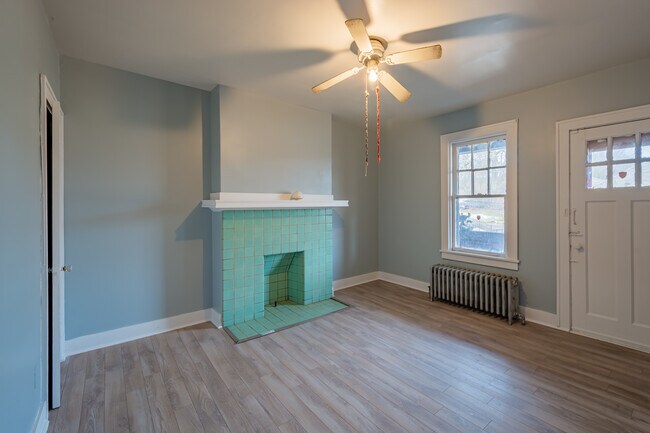 Building Photo - 2118 Bedford Ave
