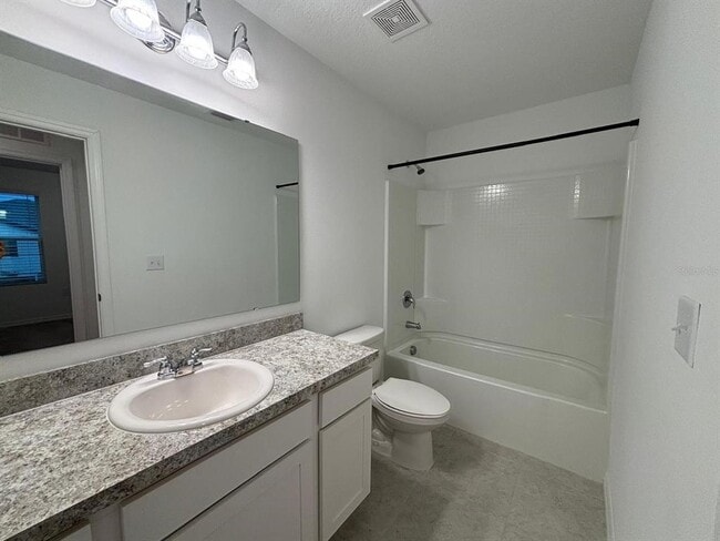 Building Photo - 177 Mandovi St