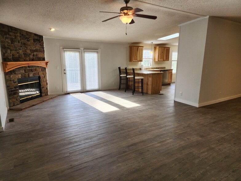 Building Photo - 21 Powder Horn Trail