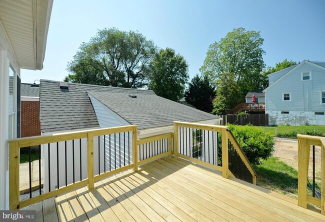 Building Photo - 31 W Whitlock Ave