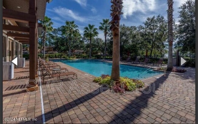 Building Photo - 100 Fairway