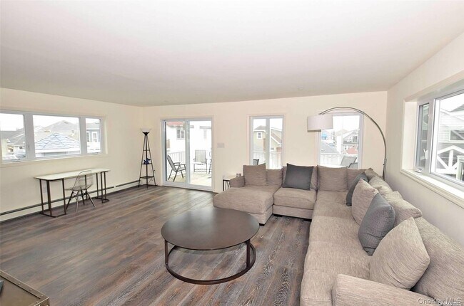 Building Photo - 31 Florida St