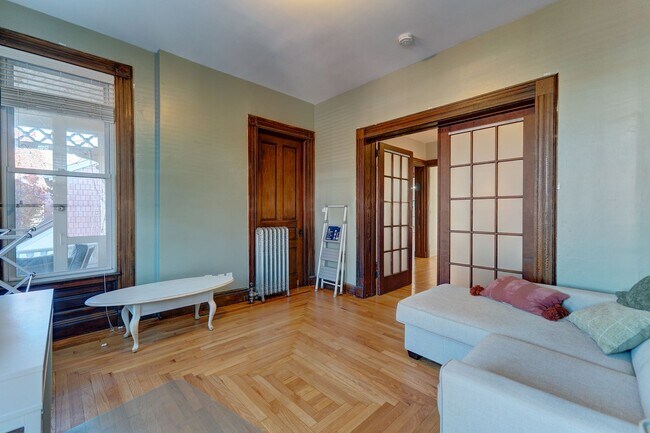 Building Photo - 119 Olive St