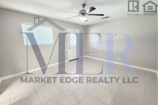 Building Photo - 5Bed/5Bath House at University Dr/Priest Dr! Move-In Ready on 05/07/2026! - 4 CAR CARPORT! NO HOA!