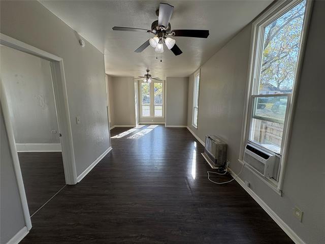 Building Photo - 715 W Day St