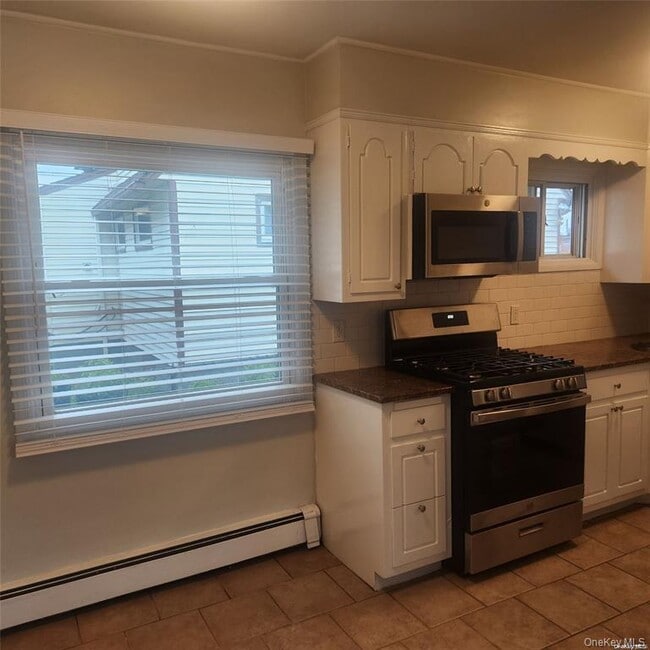 Building Photo - 30 Montgomery Ave