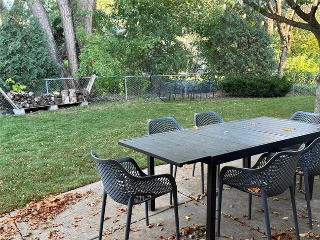 Building Photo - 9718 Palmer Cir