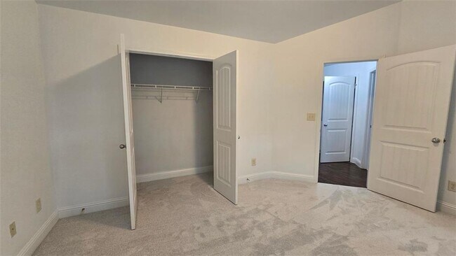 Building Photo - 2275 Copper Trail Ln NE