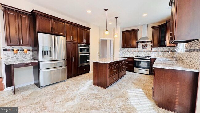 Building Photo - 9161 Lost Fields Ct