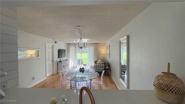 Building Photo - 267 Quail Forest Blvd