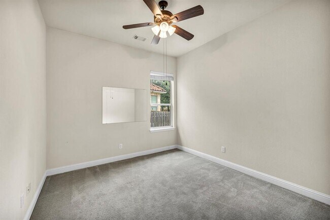 Building Photo - 15220 Interlachen Dr