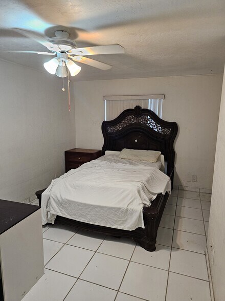 Building Photo - 740 Bluebird Ln