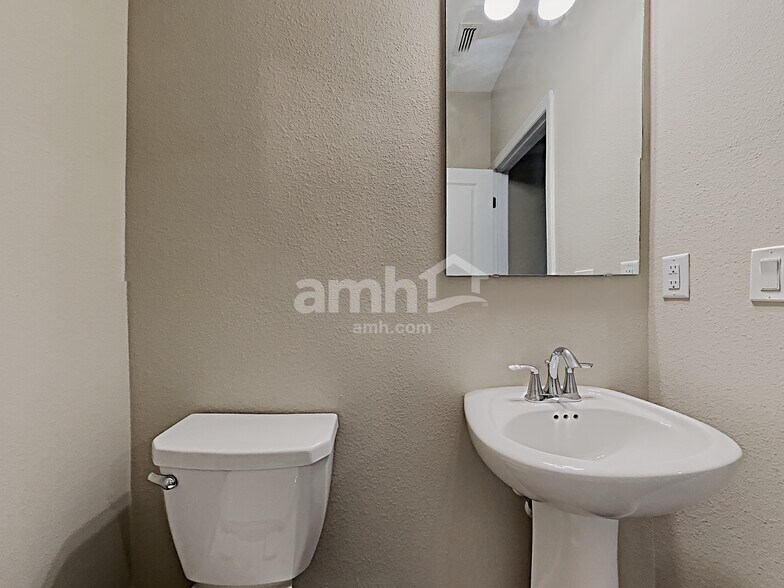 Building Photo - 132 Edge Pk Trl