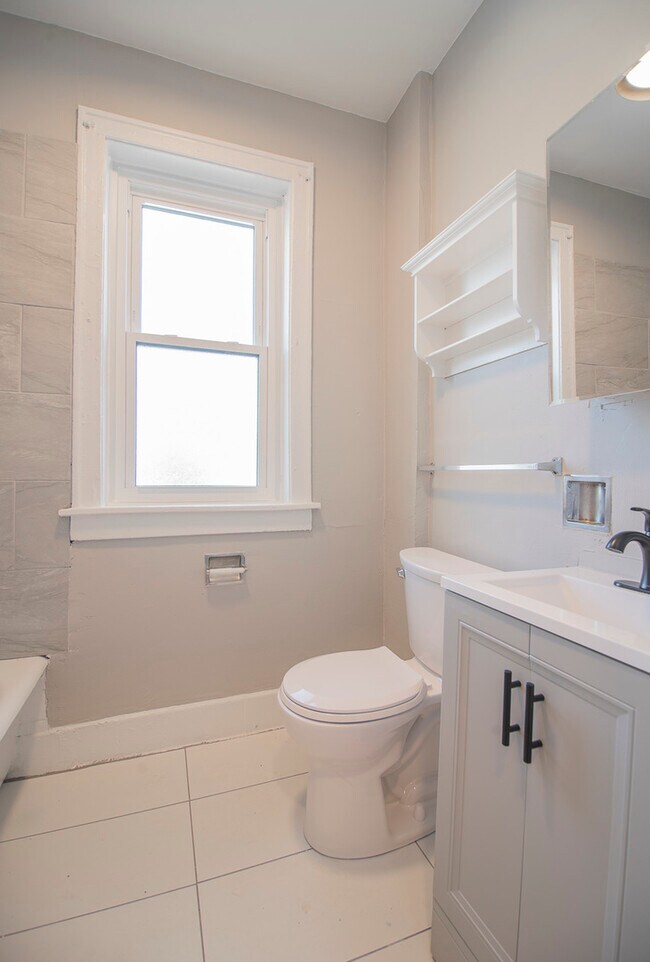 Building Photo - 1414 W Pratt Blvd