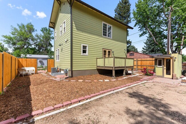 Building Photo - Beautiful 2 Bedroom 2 Bathroom Near Down Town Loveland