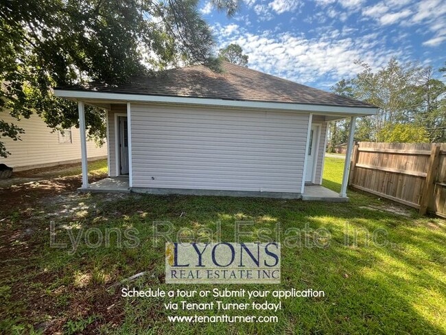 Building Photo - 1602 Lexington Cir