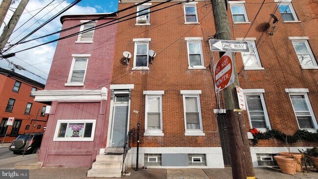 Building Photo - 1249 Shackamaxon St