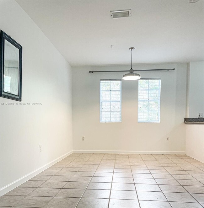 Building Photo - 2850 Coconut Ave
