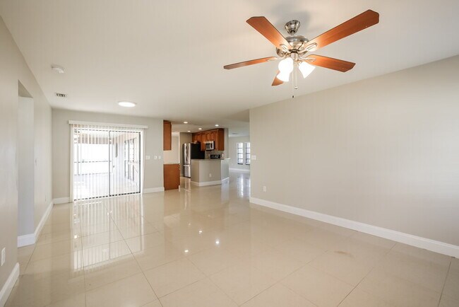 Building Photo - 25353 Doredo Dr