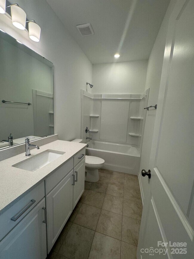 Building Photo - 9458 Senator Royall Dr