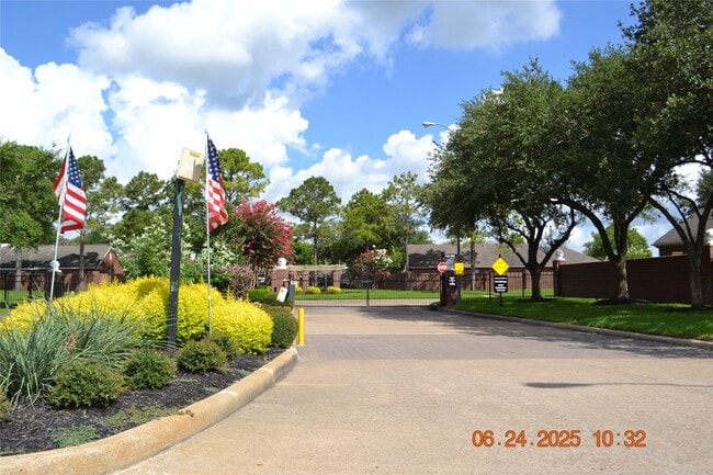 Building Photo - 4007 Sand Terrace Dr