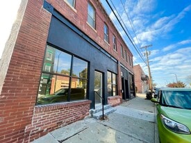 Building Photo - 911 E 5th St