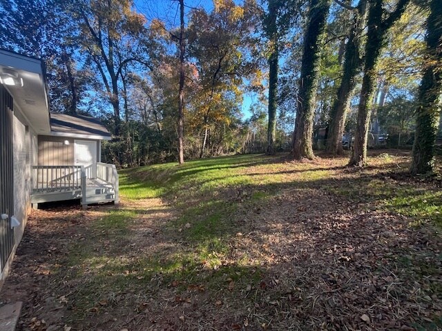 Building Photo - 1957 Knightsbridge Rd