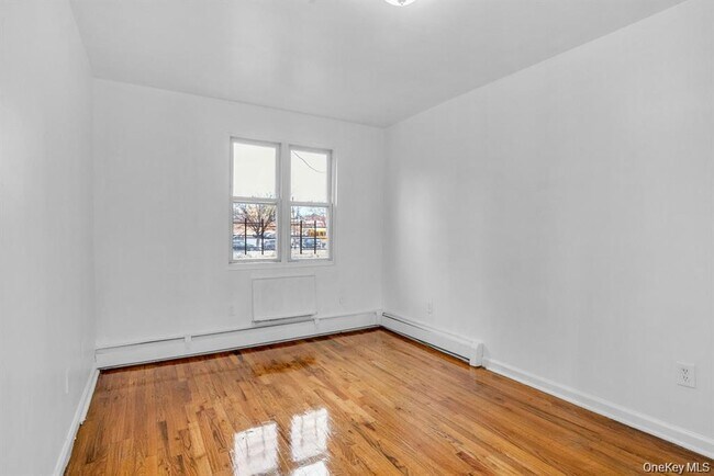 Building Photo - 523 E 148th St