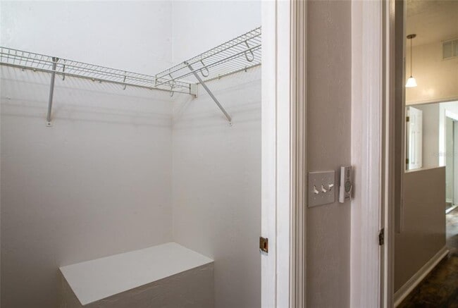 Building Photo - 6519 W Newberry Rd