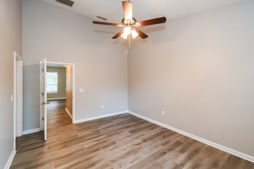 Building Photo - 2236 Blackstone Way