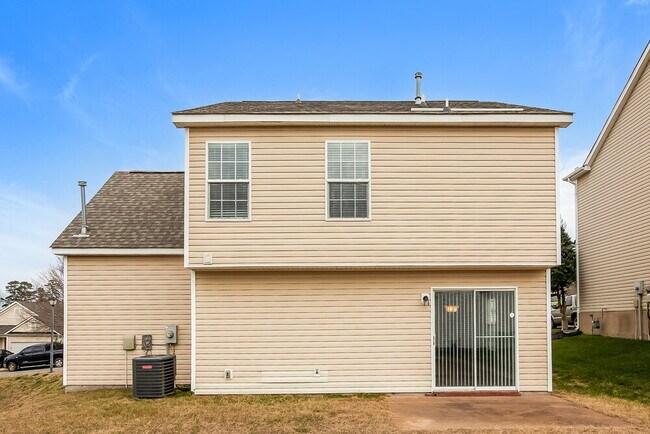 Building Photo - 9809 Holly Park Dr