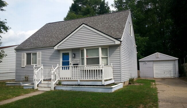 Primary Photo - 1138 Fall River Rd